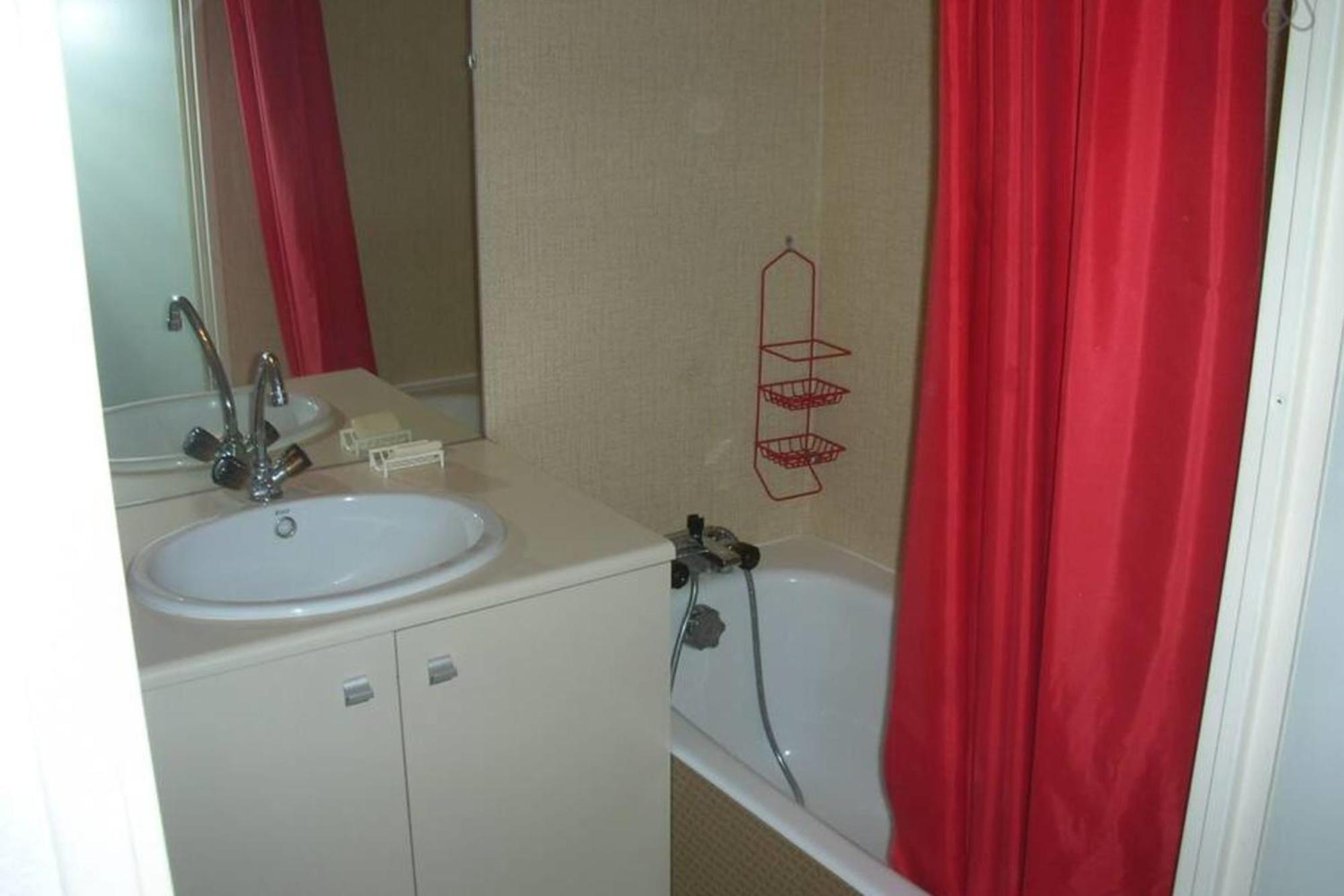 Duplex Lumineux Et Spacieux En Plein Centre Bourg แซ็ง-ปิแอร์-เดอ-ชาร์ตรูส ภายนอก รูปภาพ