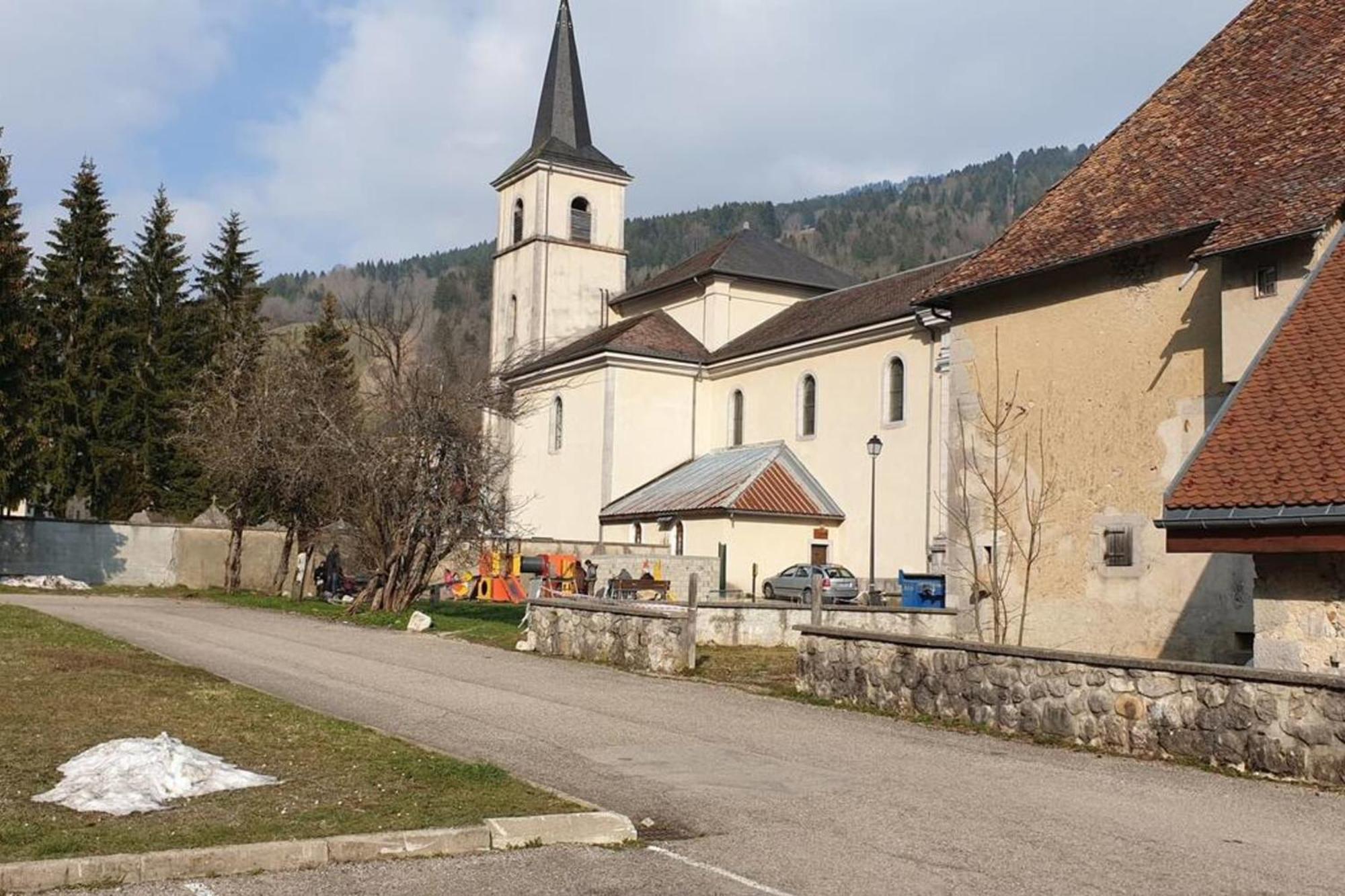 Duplex Lumineux Et Spacieux En Plein Centre Bourg แซ็ง-ปิแอร์-เดอ-ชาร์ตรูส ภายนอก รูปภาพ