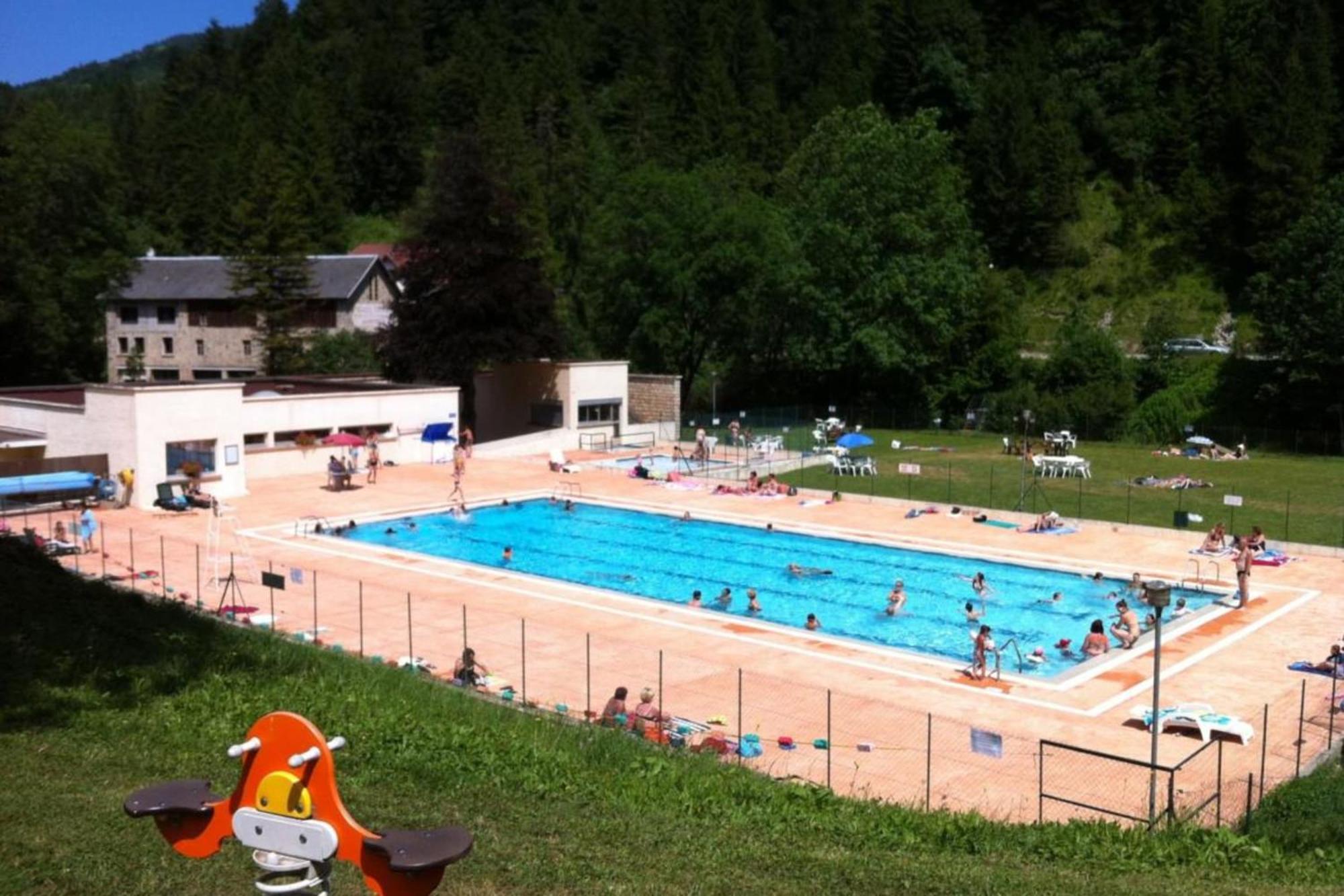 Duplex Lumineux Et Spacieux En Plein Centre Bourg แซ็ง-ปิแอร์-เดอ-ชาร์ตรูส ภายนอก รูปภาพ
